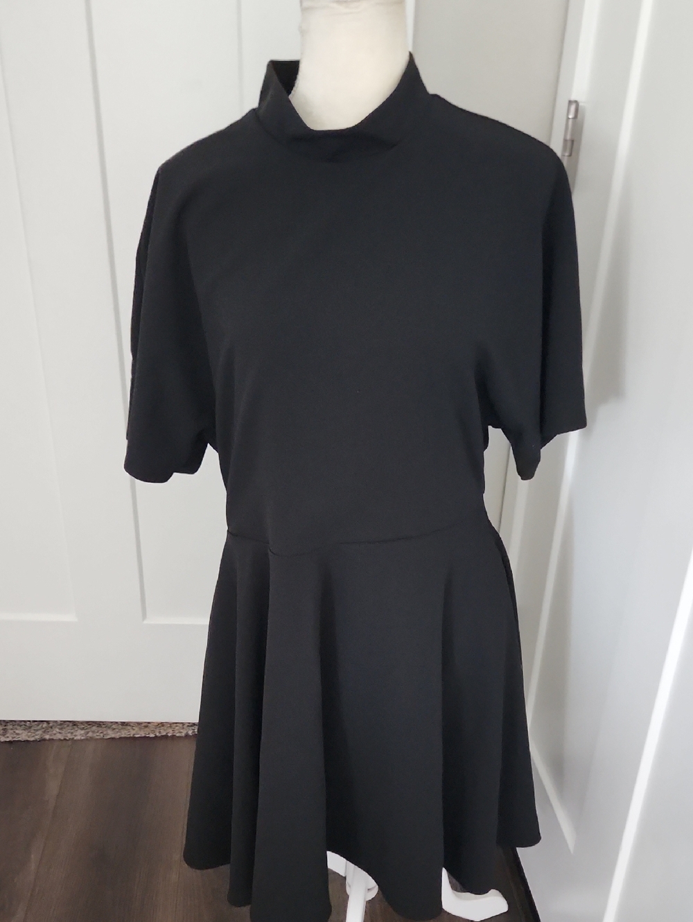 NWOT Alexia Admor Black Short-Sleeve Fit-and-Flare Mini Dress Size L